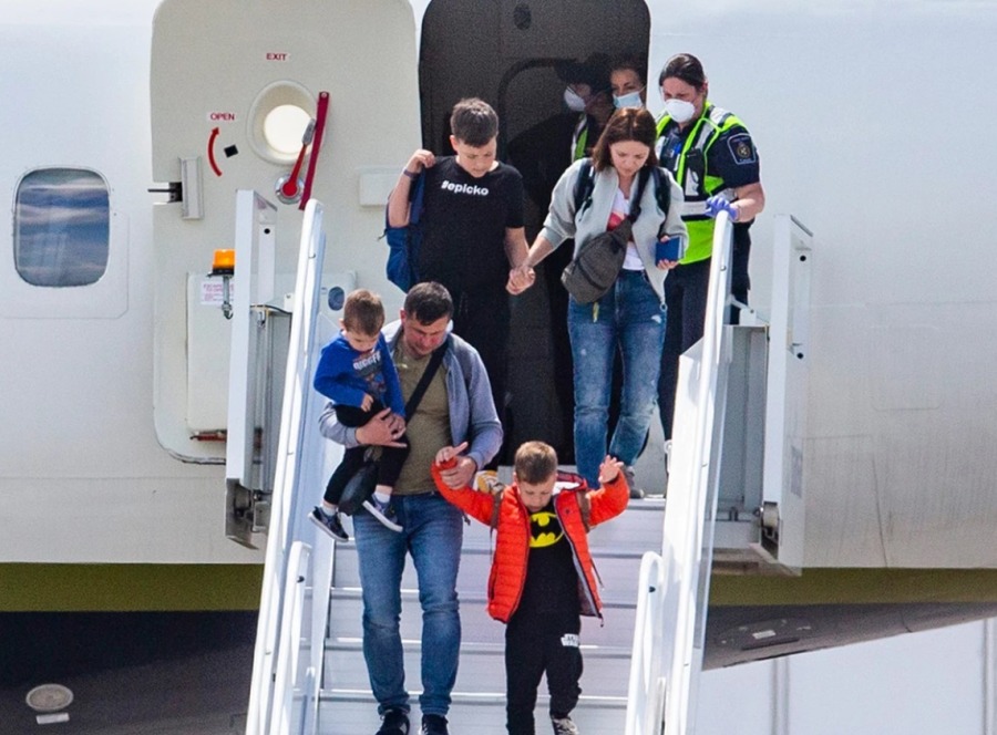 Канадцы по-прежнему готовы принимать украинцев, бегущих от войны с Россией — опрос