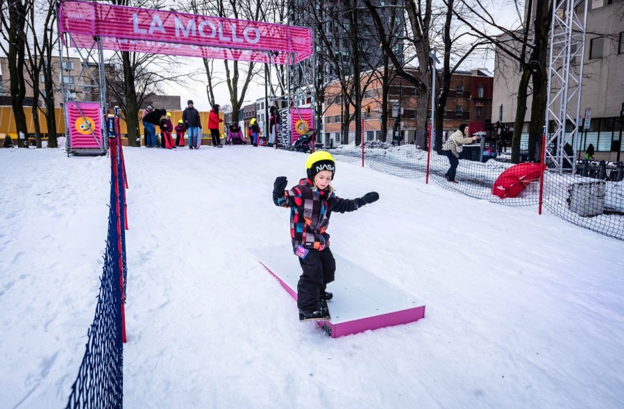 Горки и снежные трассы в центре Монреаля