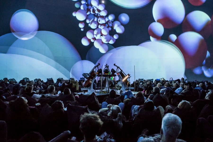 Иммерсивное искусство, музыка и кино под куполом SAT 