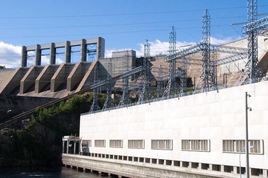 Hydro-Québec продаёт квебекцам электричество дороже, чем американцам 